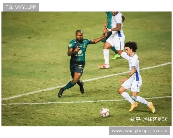 足球星偶像成长之路与赛场传奇故事全景解析