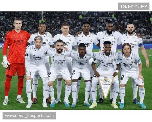 足球球星大比拼精彩对决谁与争锋全明星阵容带你见证巅峰对决