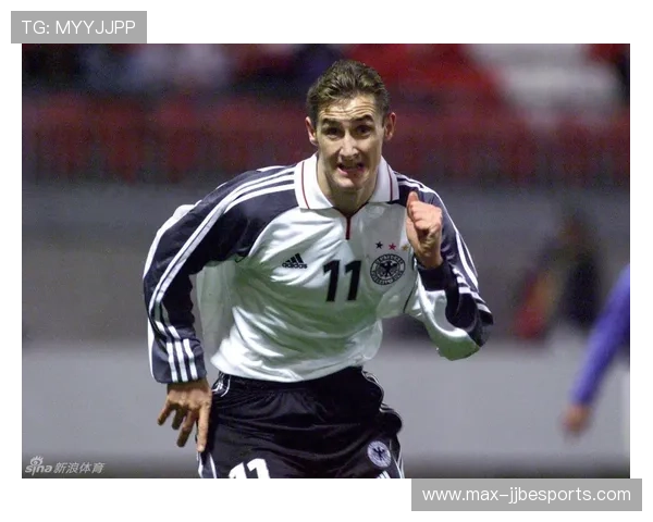 足球球星男主的成长故事与赛场传奇揭秘他的奋斗与荣耀 足球球星男主的成长故事与赛场传奇揭秘他的奋斗与荣耀